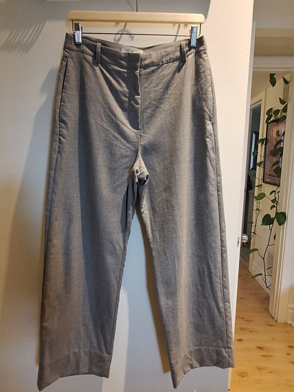 Banana Republic High-Rise Modern Straight Italian Lightweight Wool Pant in Grey